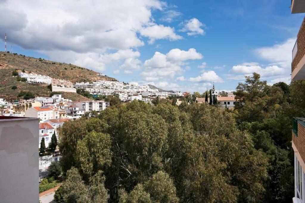 Views In Calm City Center Malaga Luaran gambar