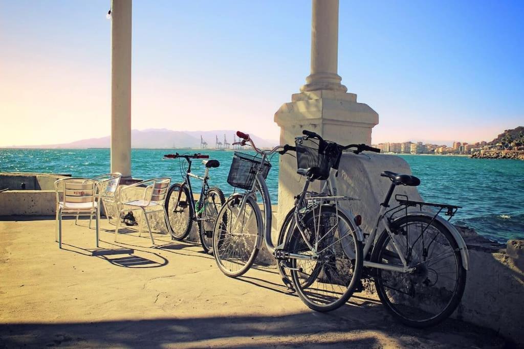 Views In Calm City Center Malaga Luaran gambar